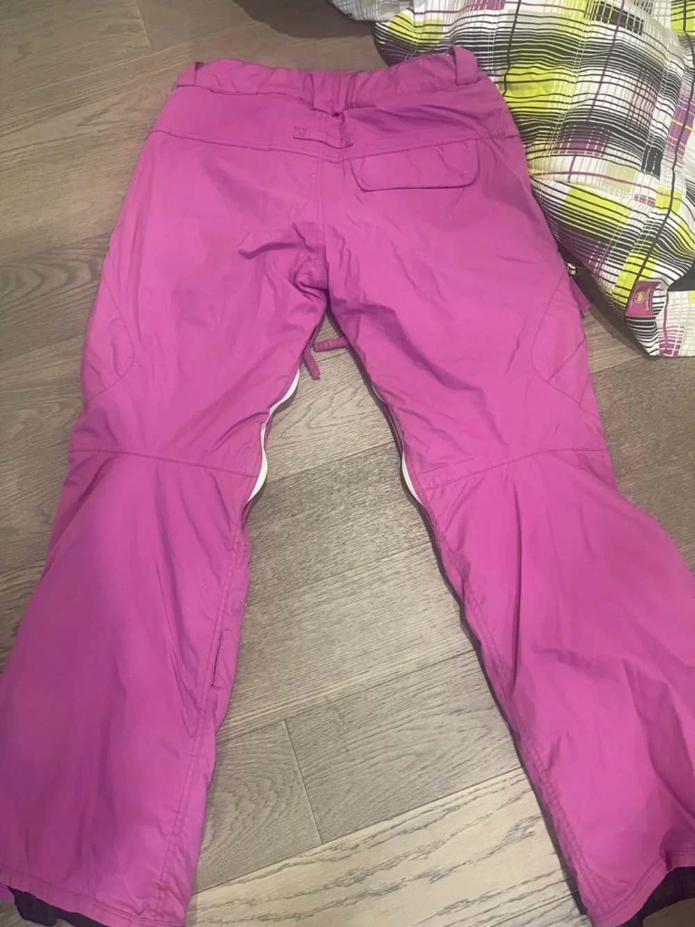 Women's Neon Plaid Ski Large Jacket with Bright Pink Snow Medium Pants - Picture 7 of 9
